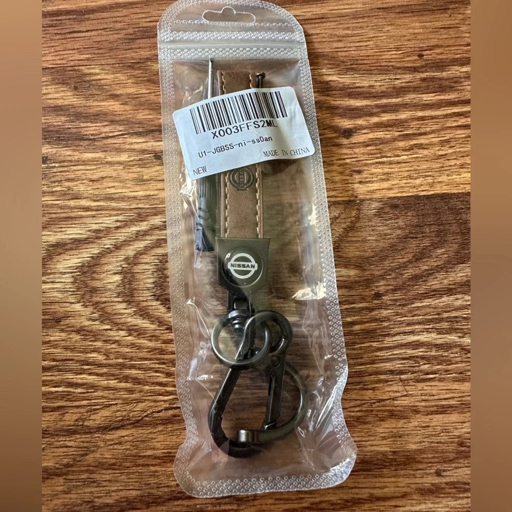 🆕 Genuine Leather Keychain for Nissan